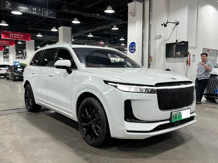 Фото 2 - LiXiang One