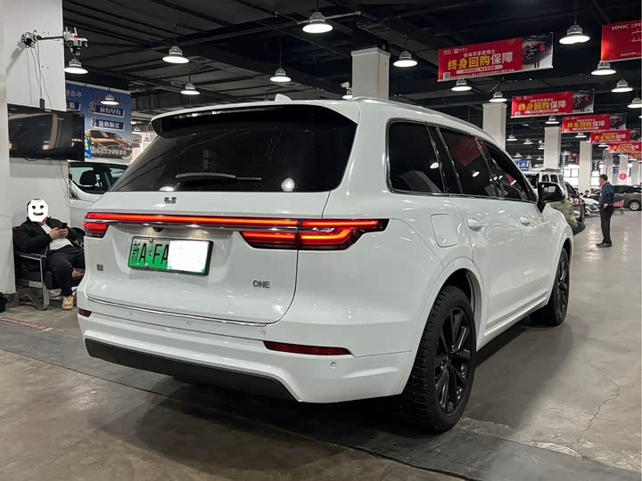 Фото 5 - LiXiang One