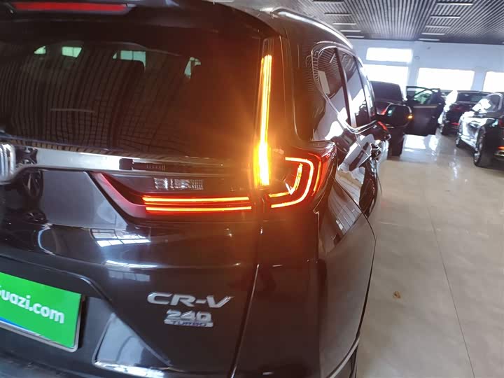 Фото 8 - Honda CR-V