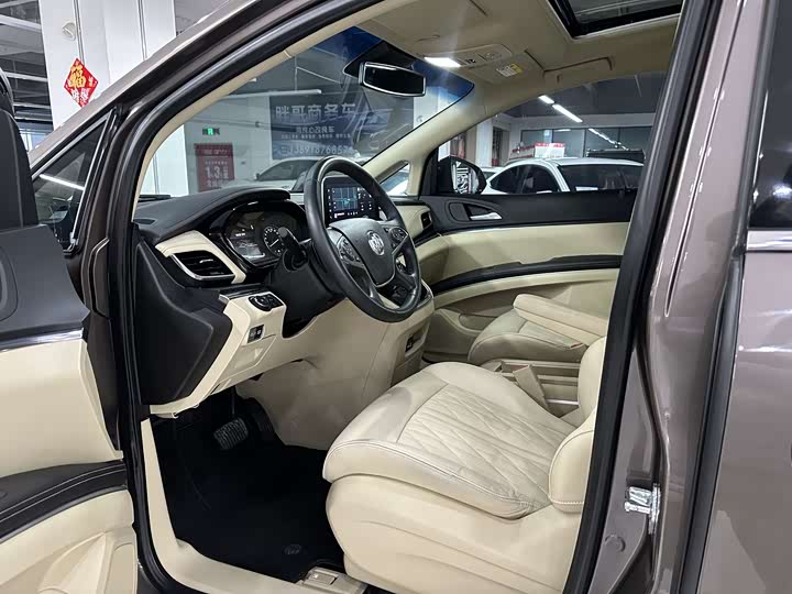 Фото 5 - Buick GL8 ES