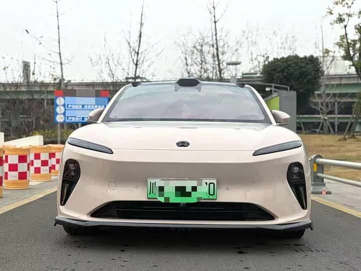 Фото 2 - Nio ET5T