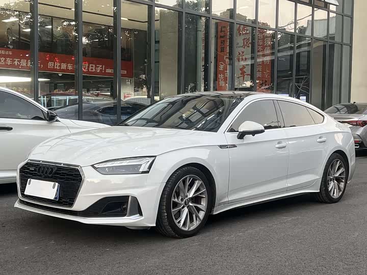 Фото 1 - Audi A5