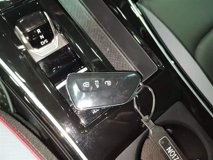 Фото 9 - Volkswagen Lamando L