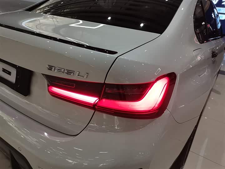 Фото 8 - BMW 3 Series