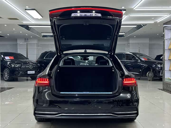 Фото 7 - Audi A7