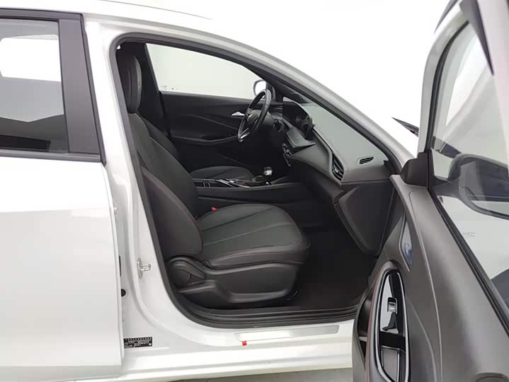 Фото 8 - Buick Verano