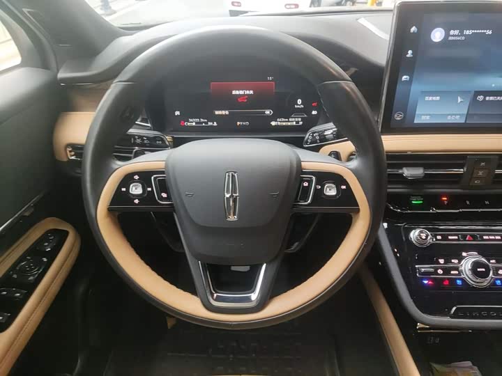 Фото 3 - Lincoln Corsair