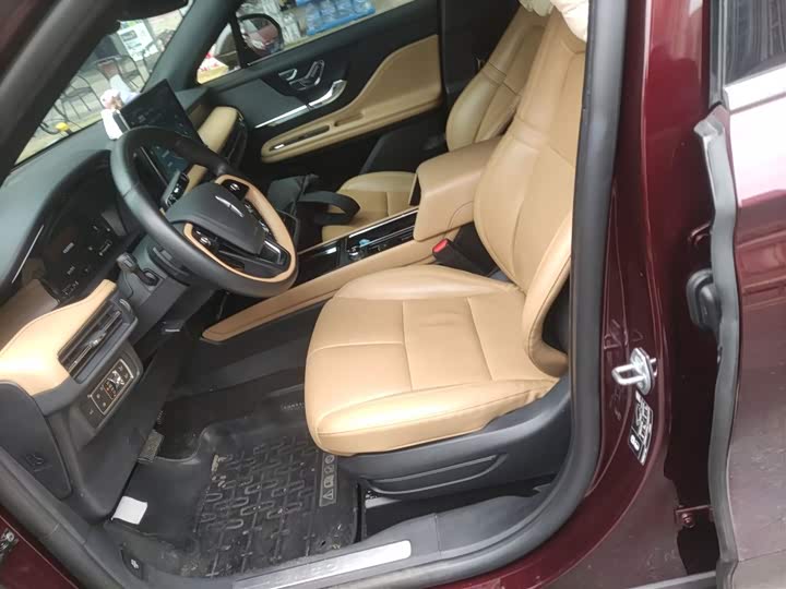 Фото 8 - Lincoln Corsair