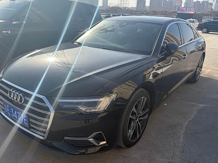 Фото 1 - Audi A6L