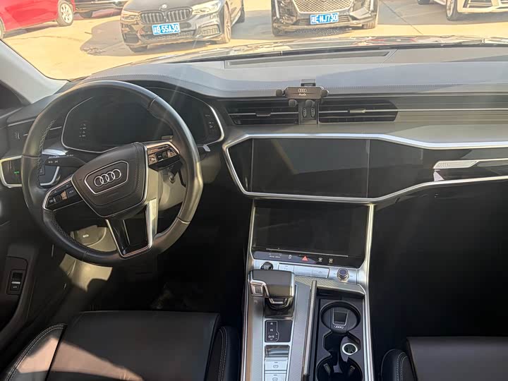 Фото 6 - Audi A6L