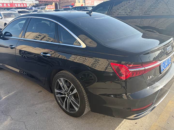 Фото 7 - Audi A6L