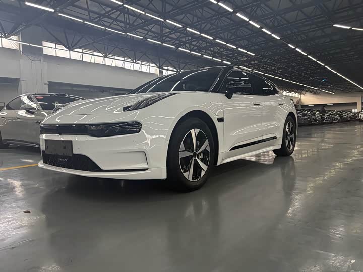 Фото 1 - Zeekr 001