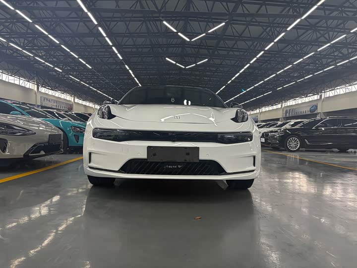 Фото 2 - Zeekr 001