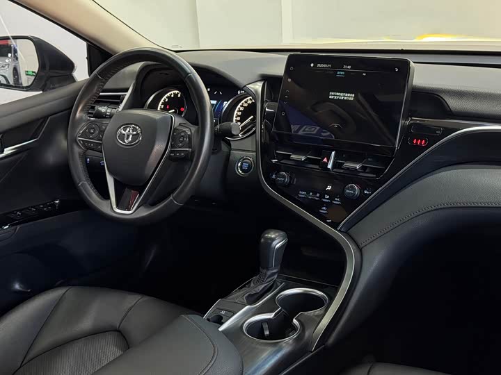 Фото 7 - Toyota Camry