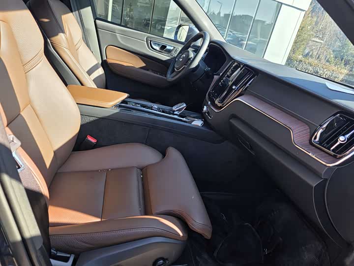 Фото 8 - Volvo XC60 Hybrid