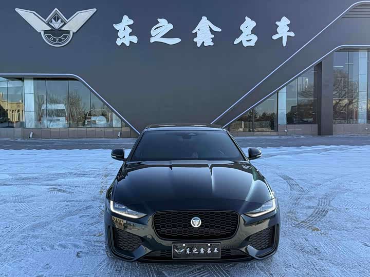 Фото 2 - Jaguar XE L