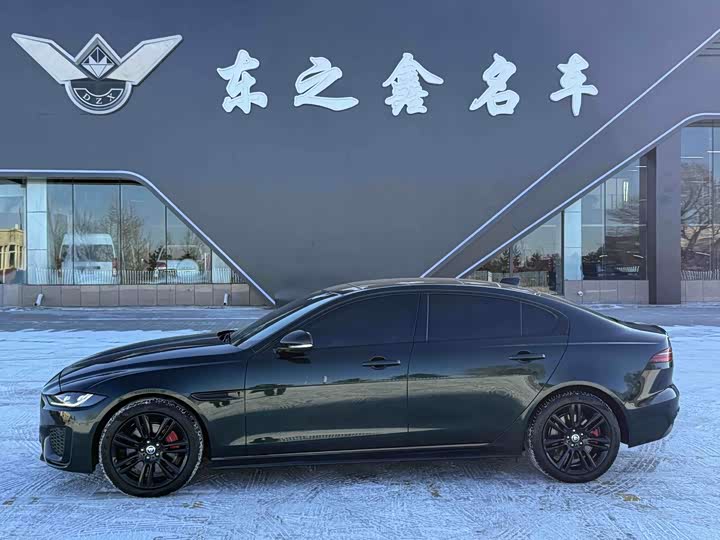 Фото 3 - Jaguar XE L