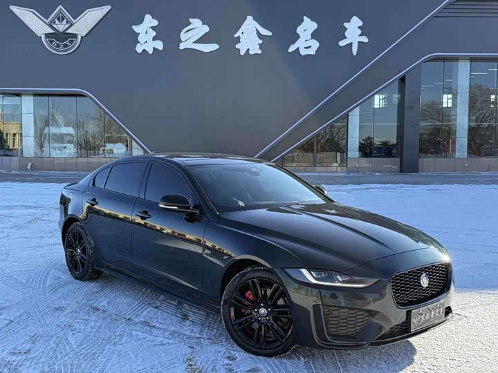 Фото 4 - Jaguar XE L