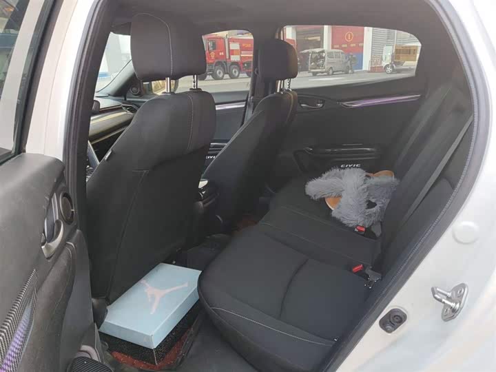 Фото 9 - Honda Civic