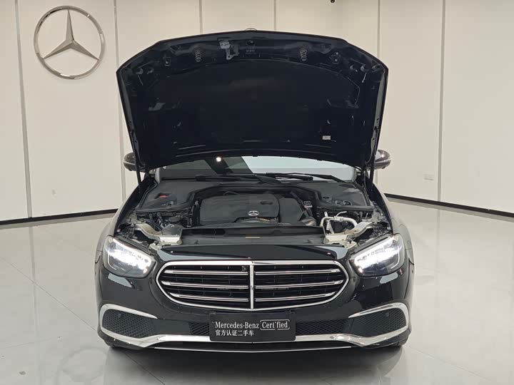 Фото 6 - Mercedes-Benz E-Class