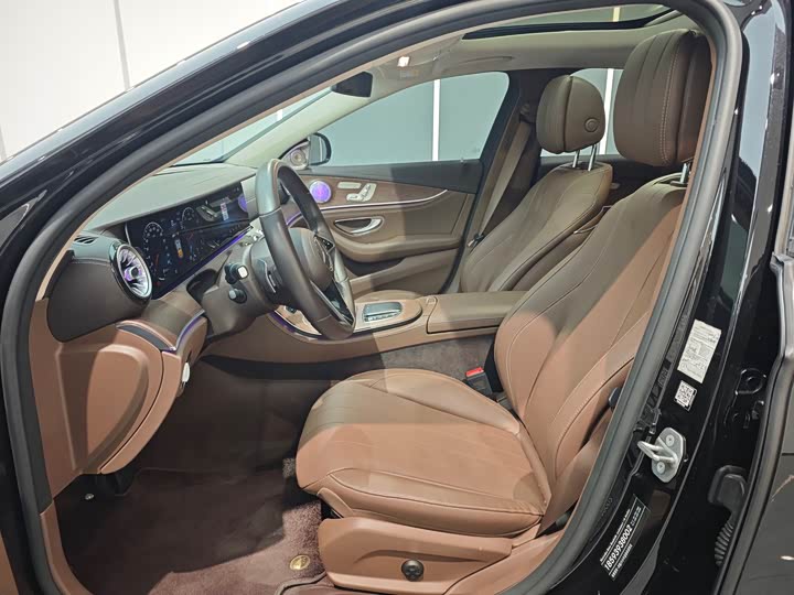 Фото 8 - Mercedes-Benz E-Class