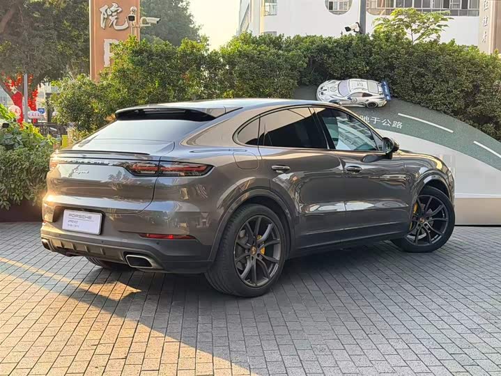 Фото 4 - Porsche Cayenne Hybrid