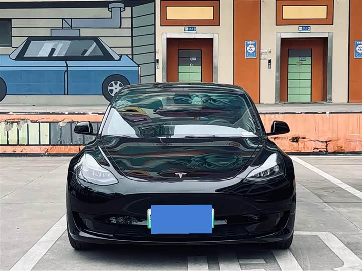 Фото 2 - Tesla Model 3