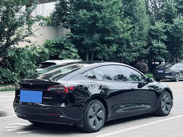 Фото 7 - Tesla Model 3