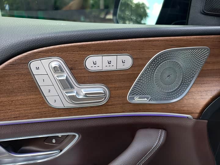 Фото 9 - Mercedes-Benz GLS-Class