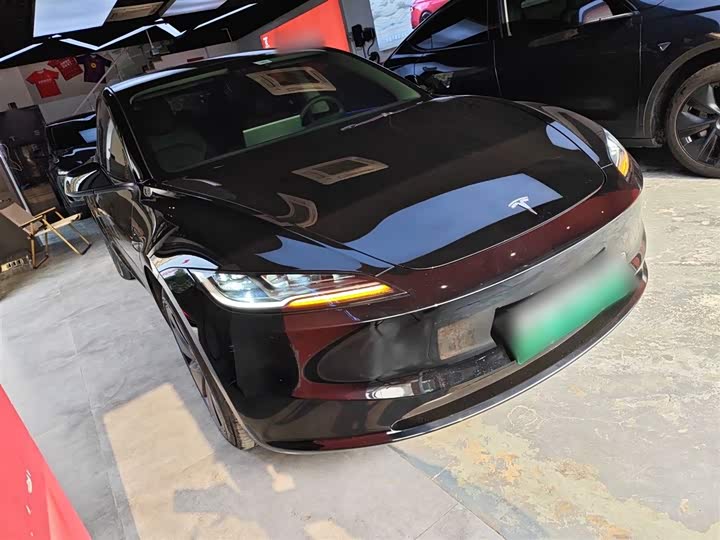 Фото 4 - Tesla Model 3