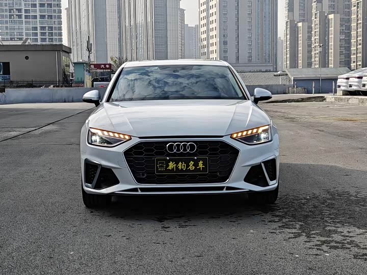 Фото 1 - Audi A4L