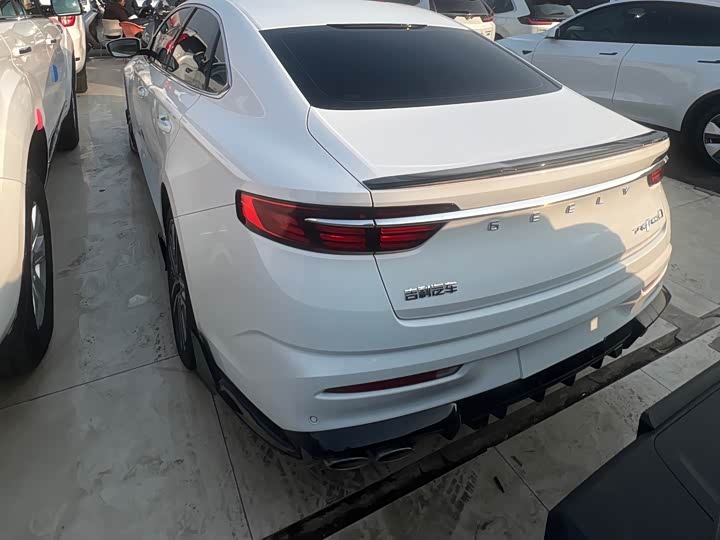 Фото 7 - Geely Preface