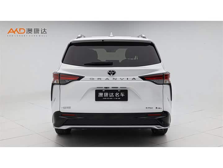 Фото 4 - Toyota Granvia