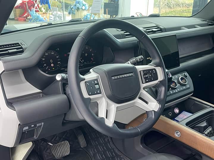 Фото 4 - Land Rover Defender