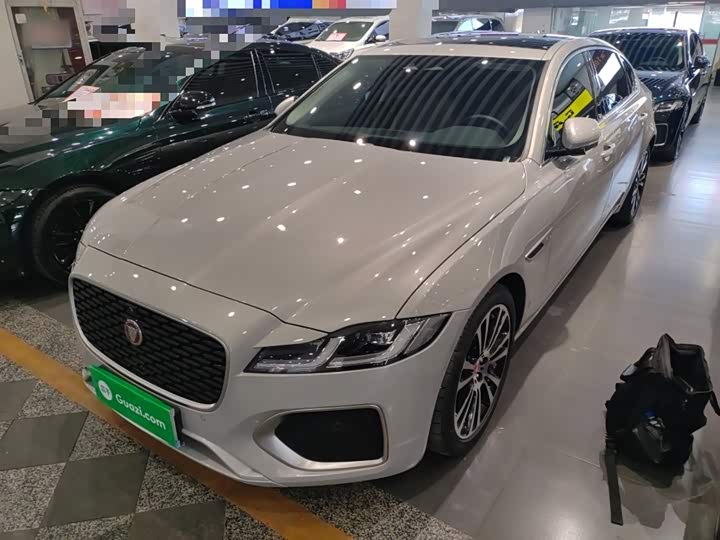 Фото 2 - Jaguar XF L