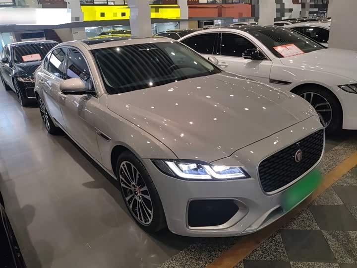 Фото 4 - Jaguar XF L