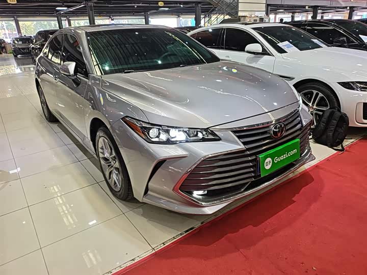 Фото 4 - Toyota Avalon