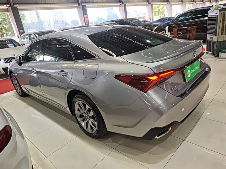 Фото 5 - Toyota Avalon