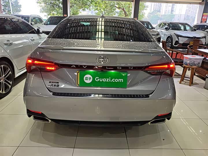 Фото 6 - Toyota Avalon