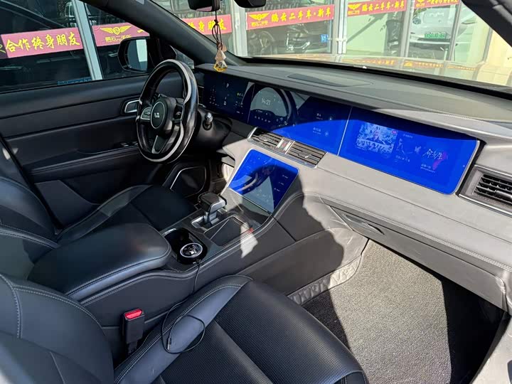 Фото 4 - LiXiang One