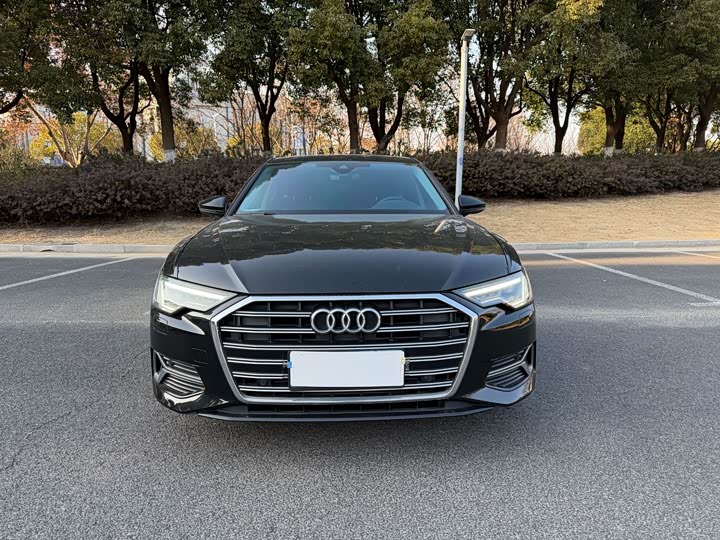Фото 2 - Audi A6L