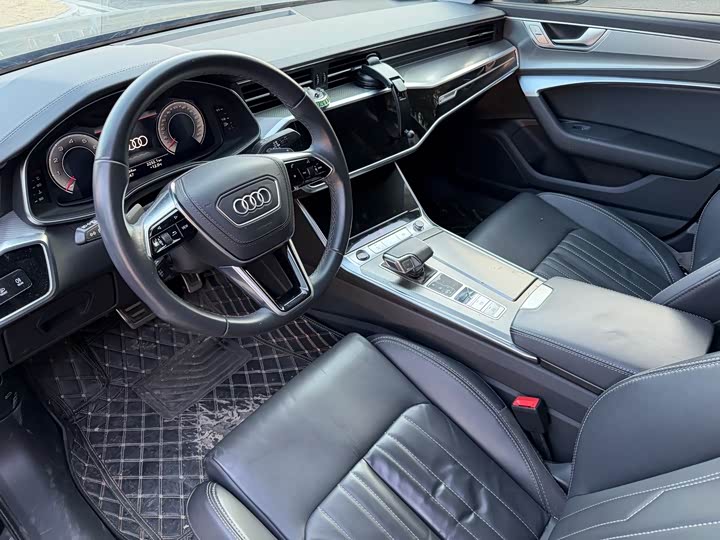 Фото 4 - Audi A6L