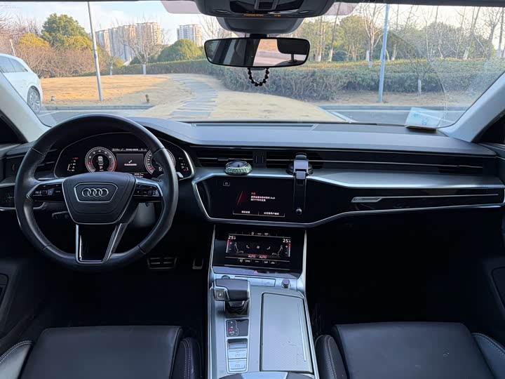 Фото 6 - Audi A6L