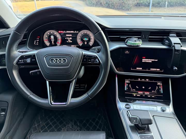 Фото 7 - Audi A6L