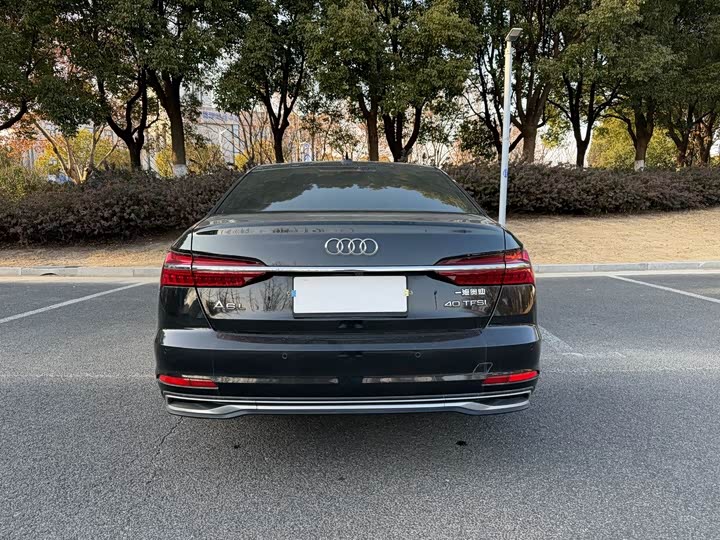 Фото 8 - Audi A6L