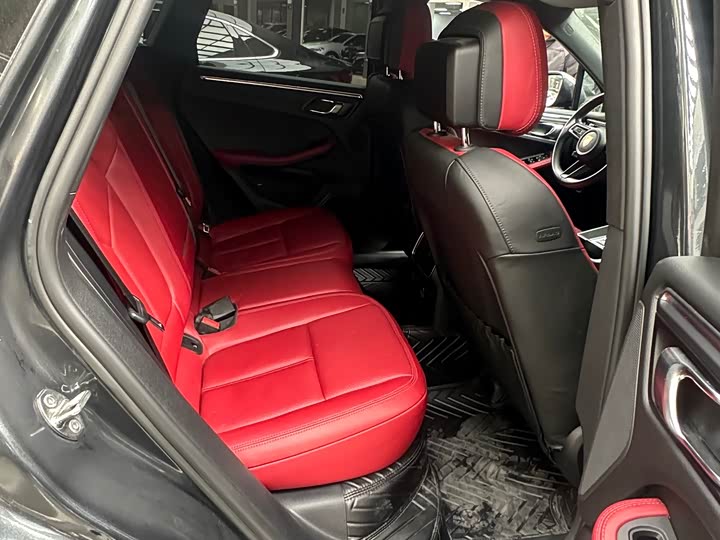 Фото 8 - Porsche Macan