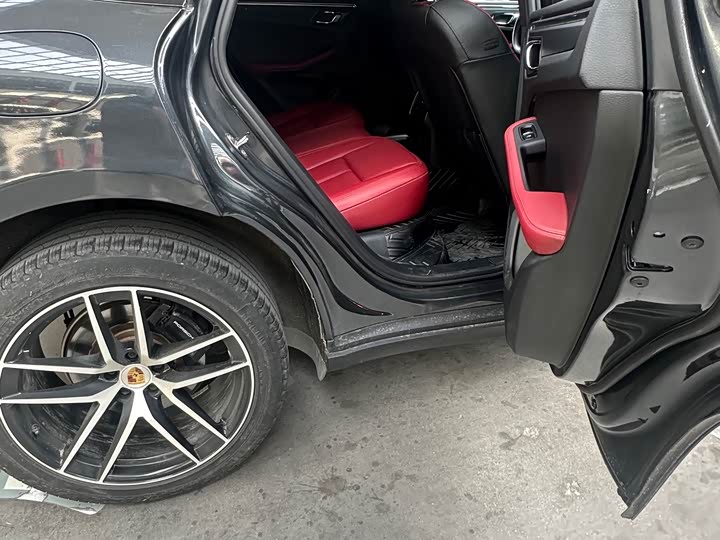 Фото 9 - Porsche Macan