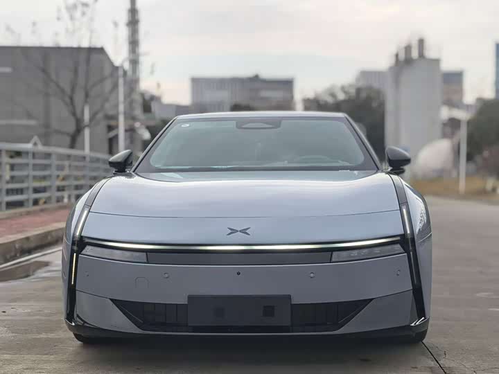 Фото 2 - XPeng P7