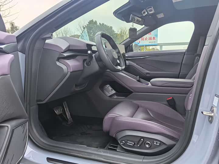 Фото 3 - XPeng P7