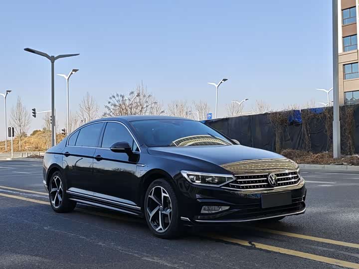 Фото 1 - Volkswagen Magotan